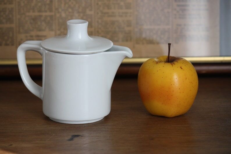 Porcelain milk pot