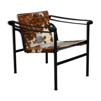 LC1 armchair by Le Corbusier and Charlotte Perriand for Cassina