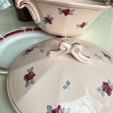 Saint Amand soup tureen, Pompadour model