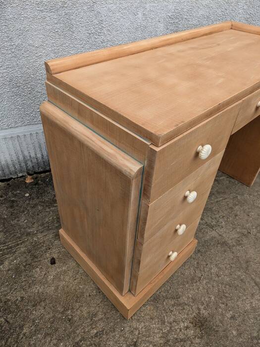 Art deco desk