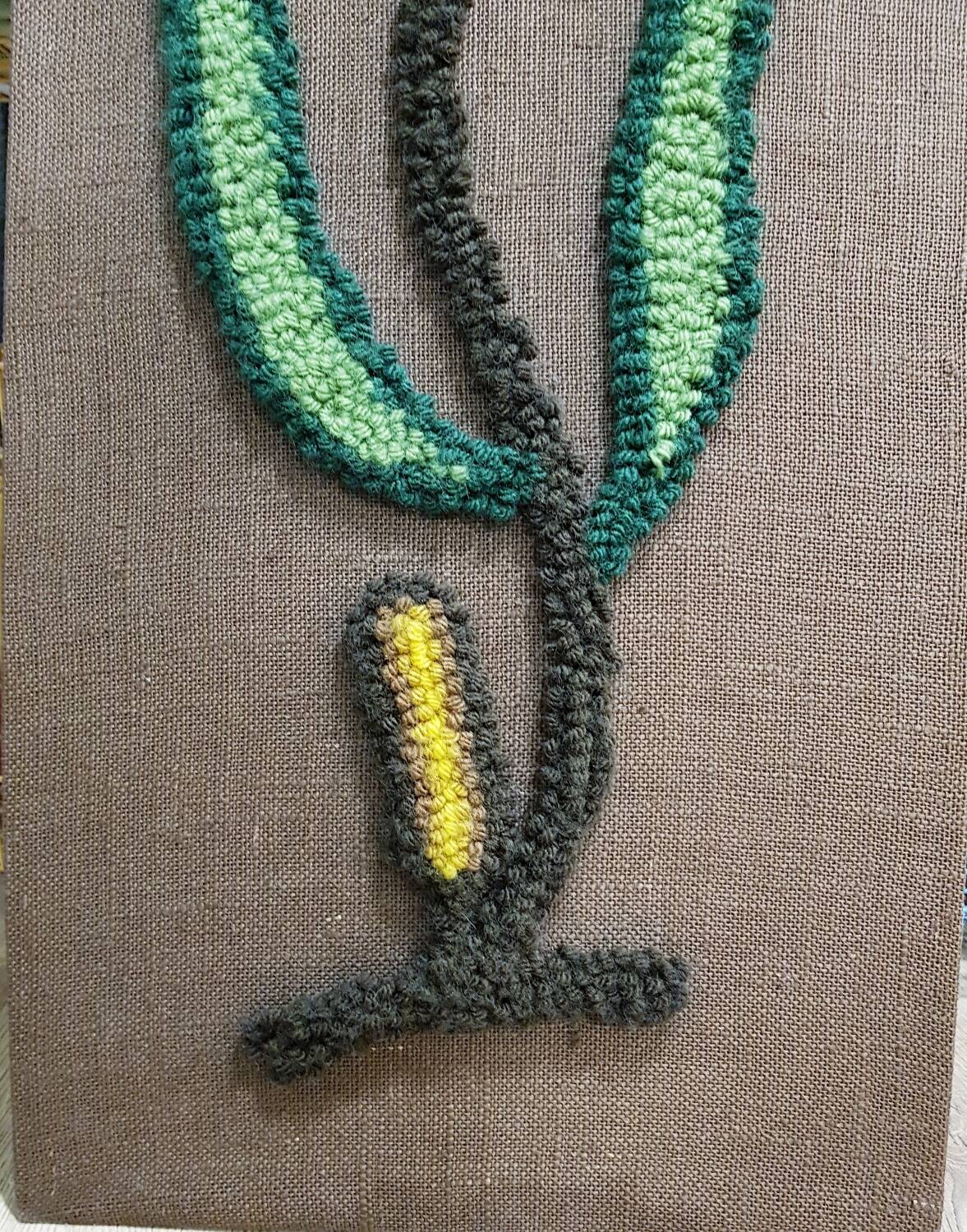 Grande tapisserie rétro à fleurs