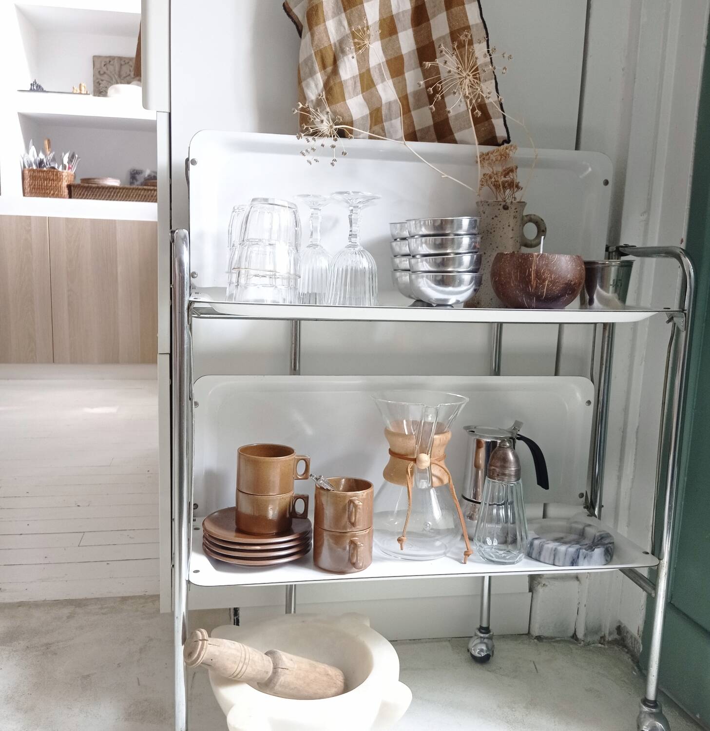 Vintage dessert table