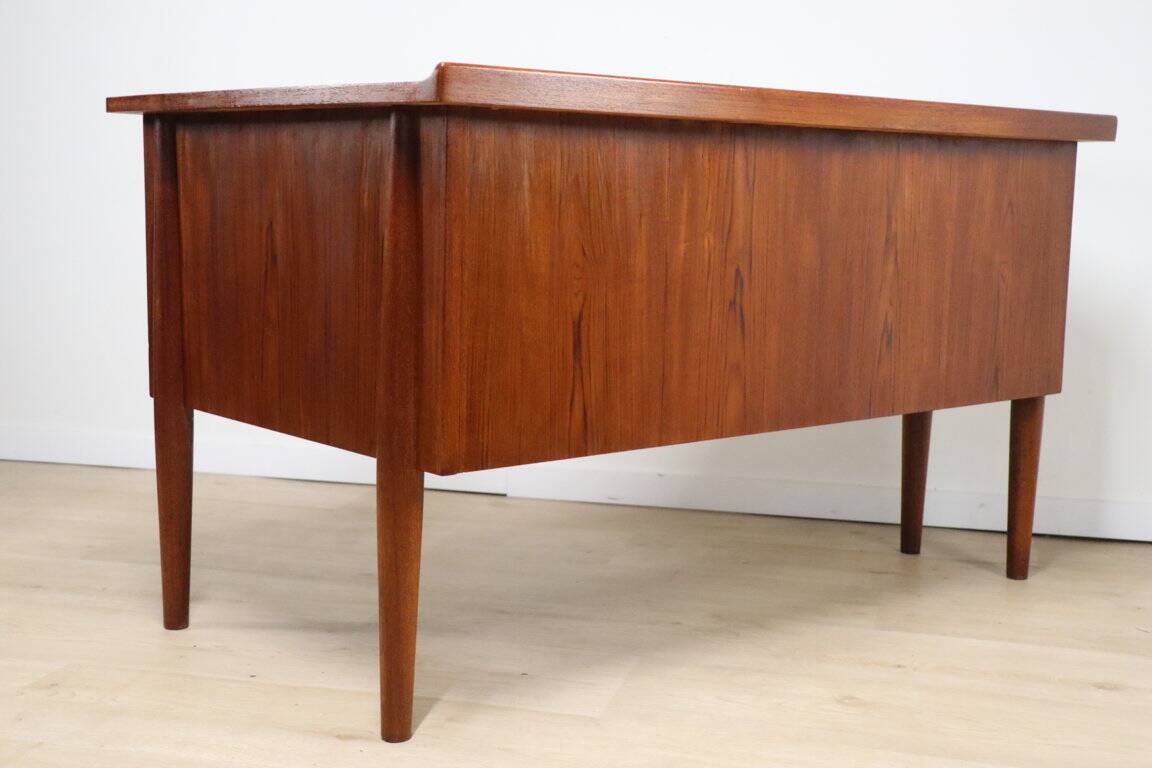 Scandinavian "Boomerang" teak desk - 1960s