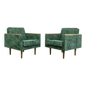 Customizable Pair Of Armchairs in Green, Poland 1970s.