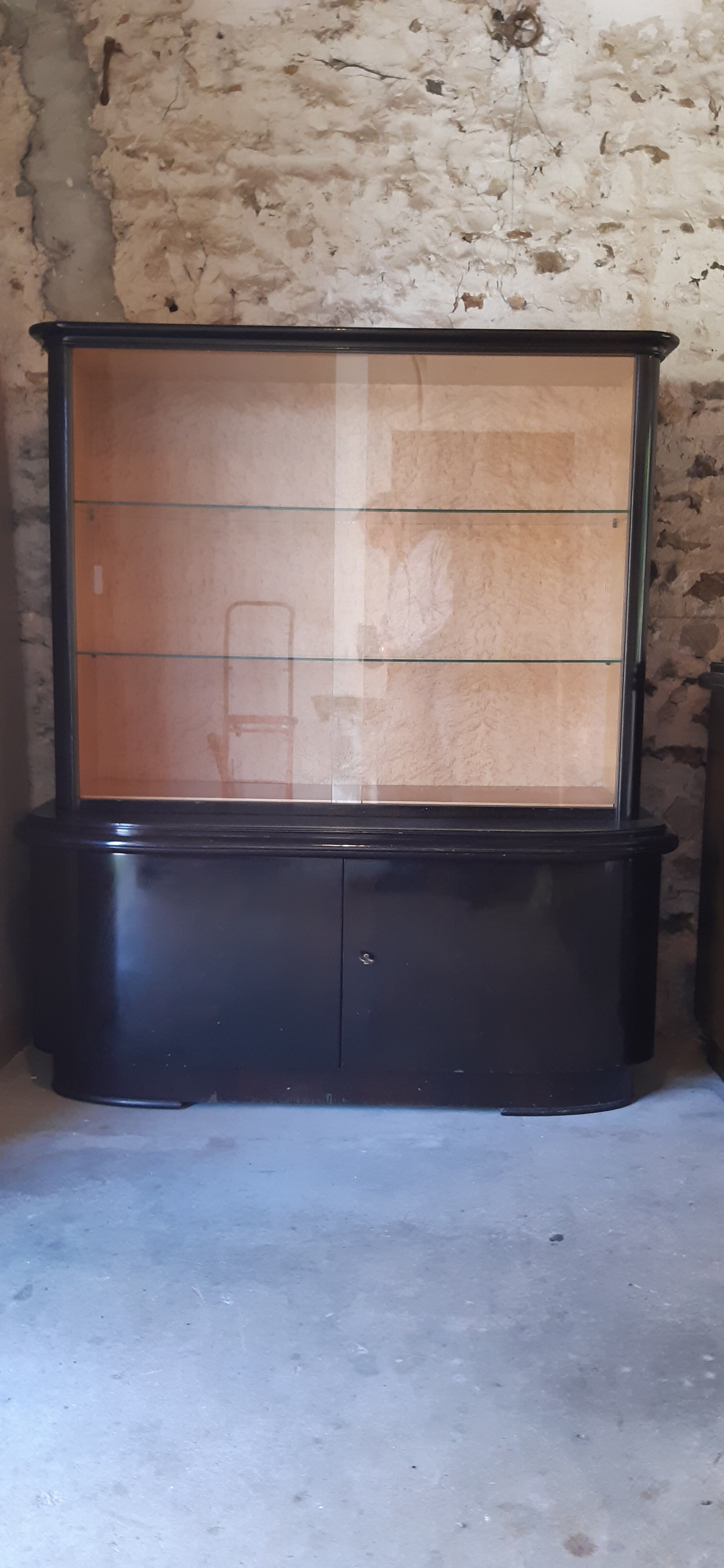 Vintage art deco showcase