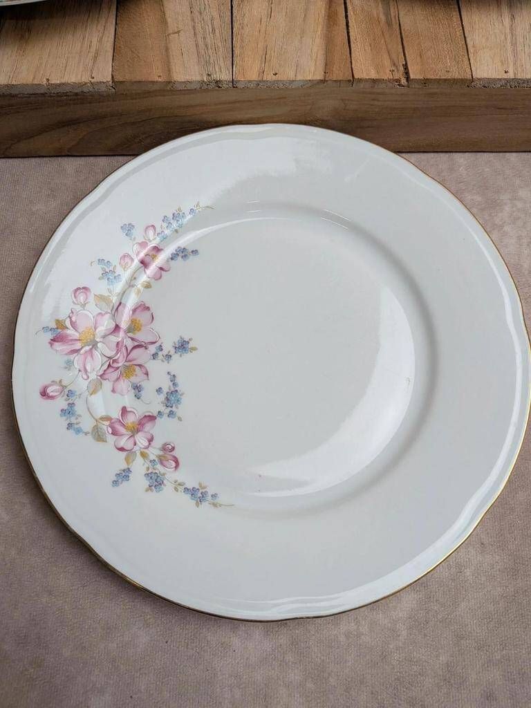 Set of 3 vintage flat plates in Jugoporcelan porcelain – Yugoslavia
