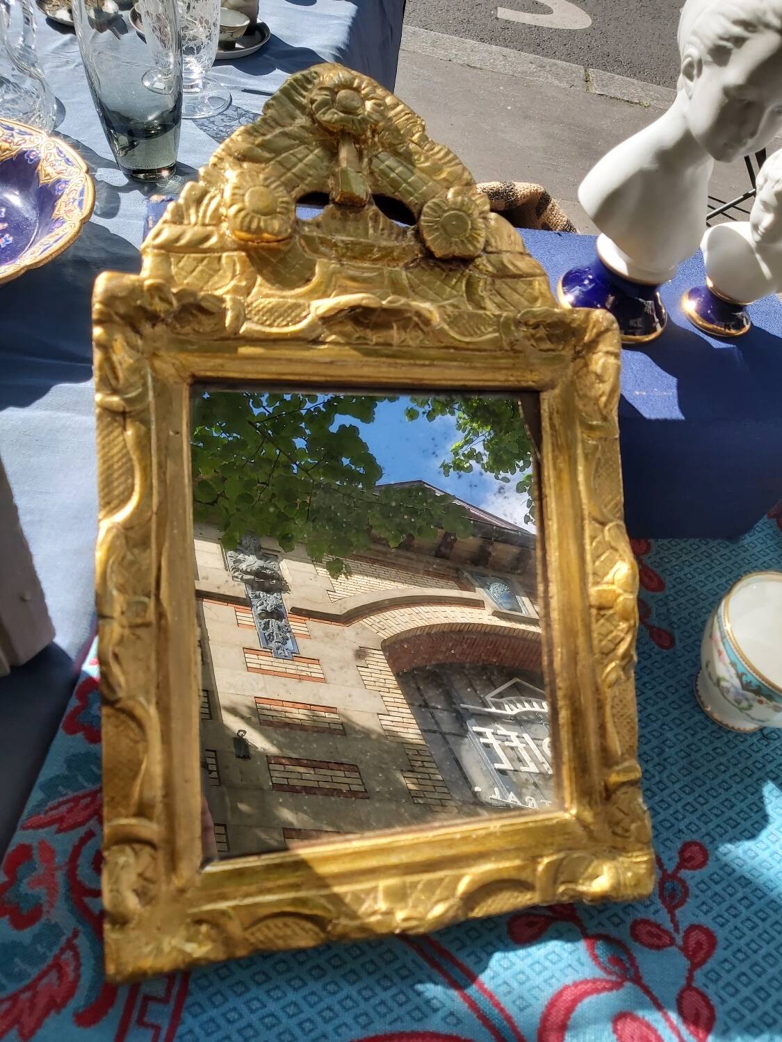 Gilded wooden mirror, 18th century.