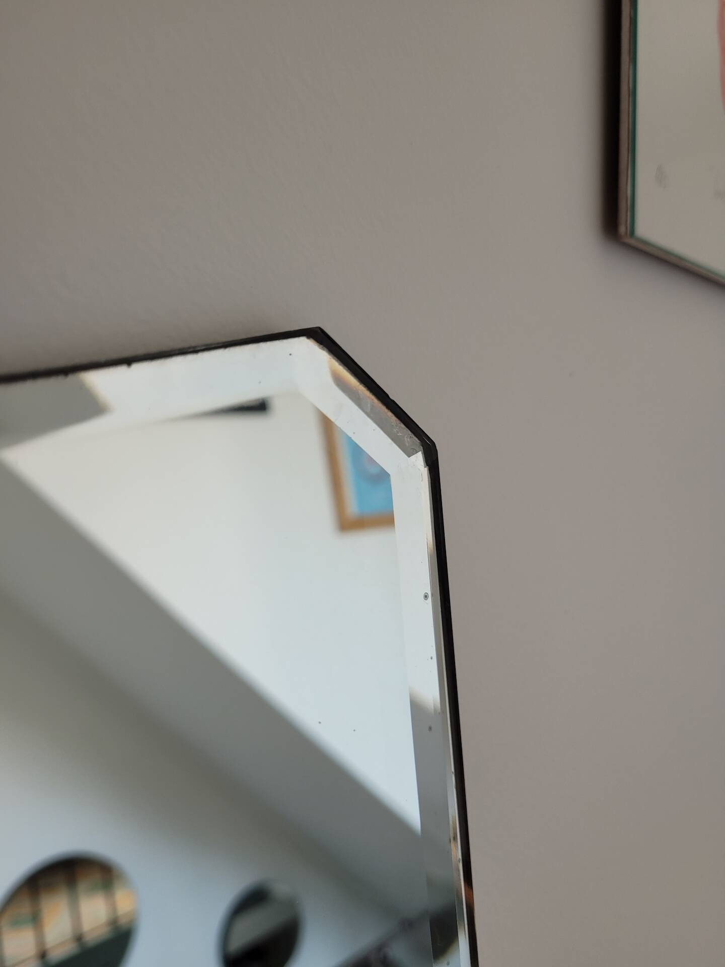 Miroir vertical biseauté