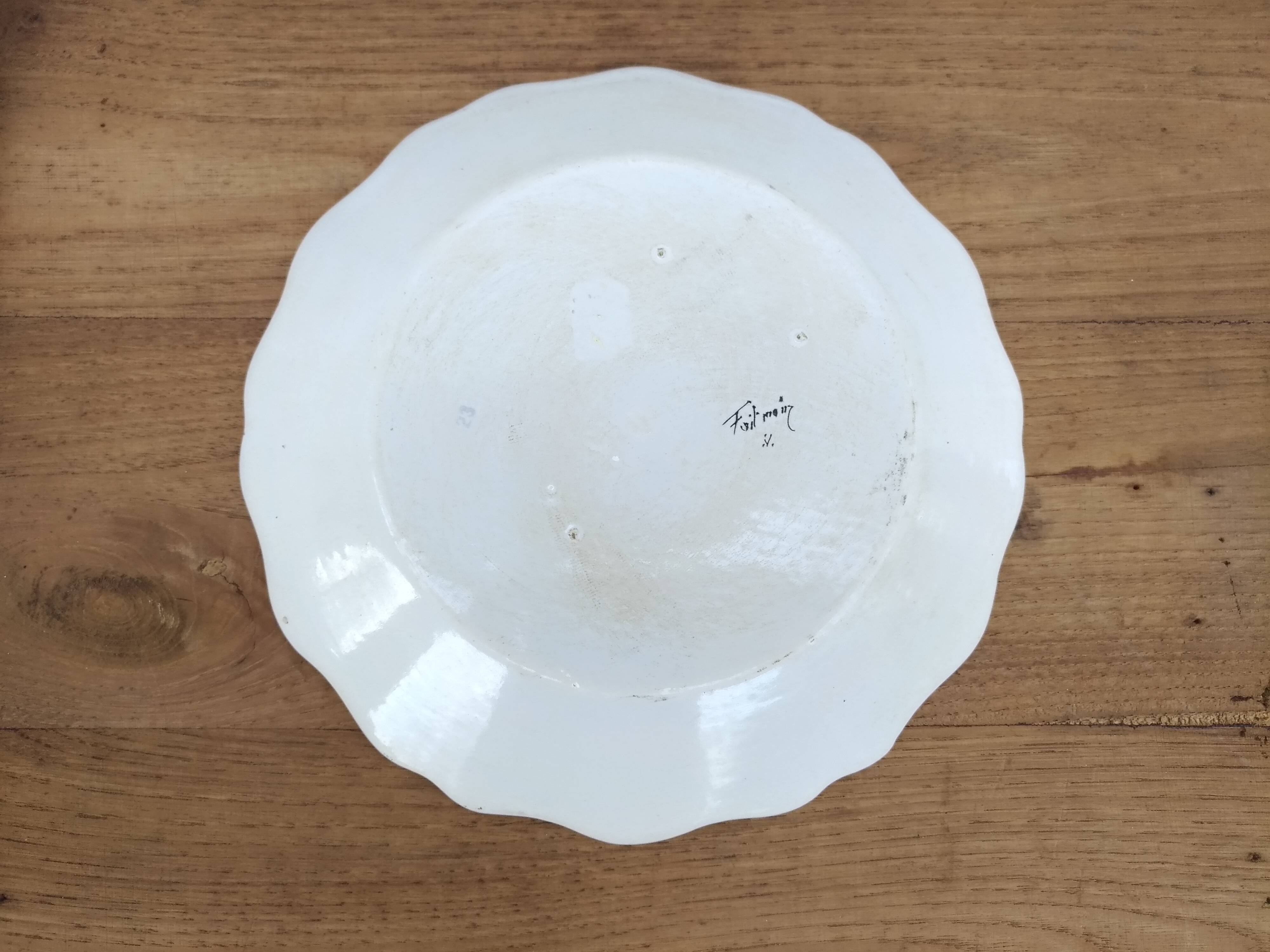 Assiette en porcelaine
