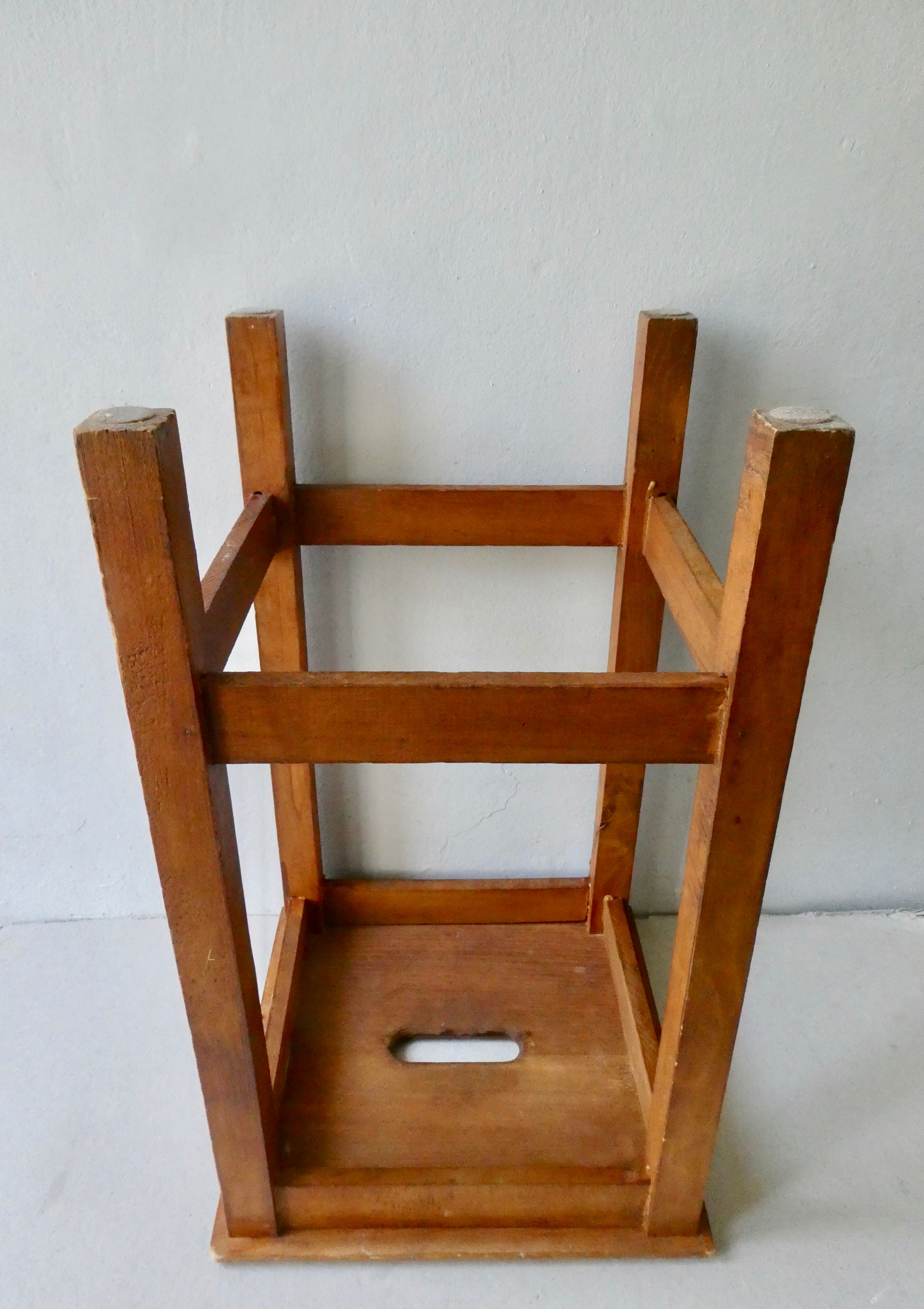 Handle workshop stool, solid wood