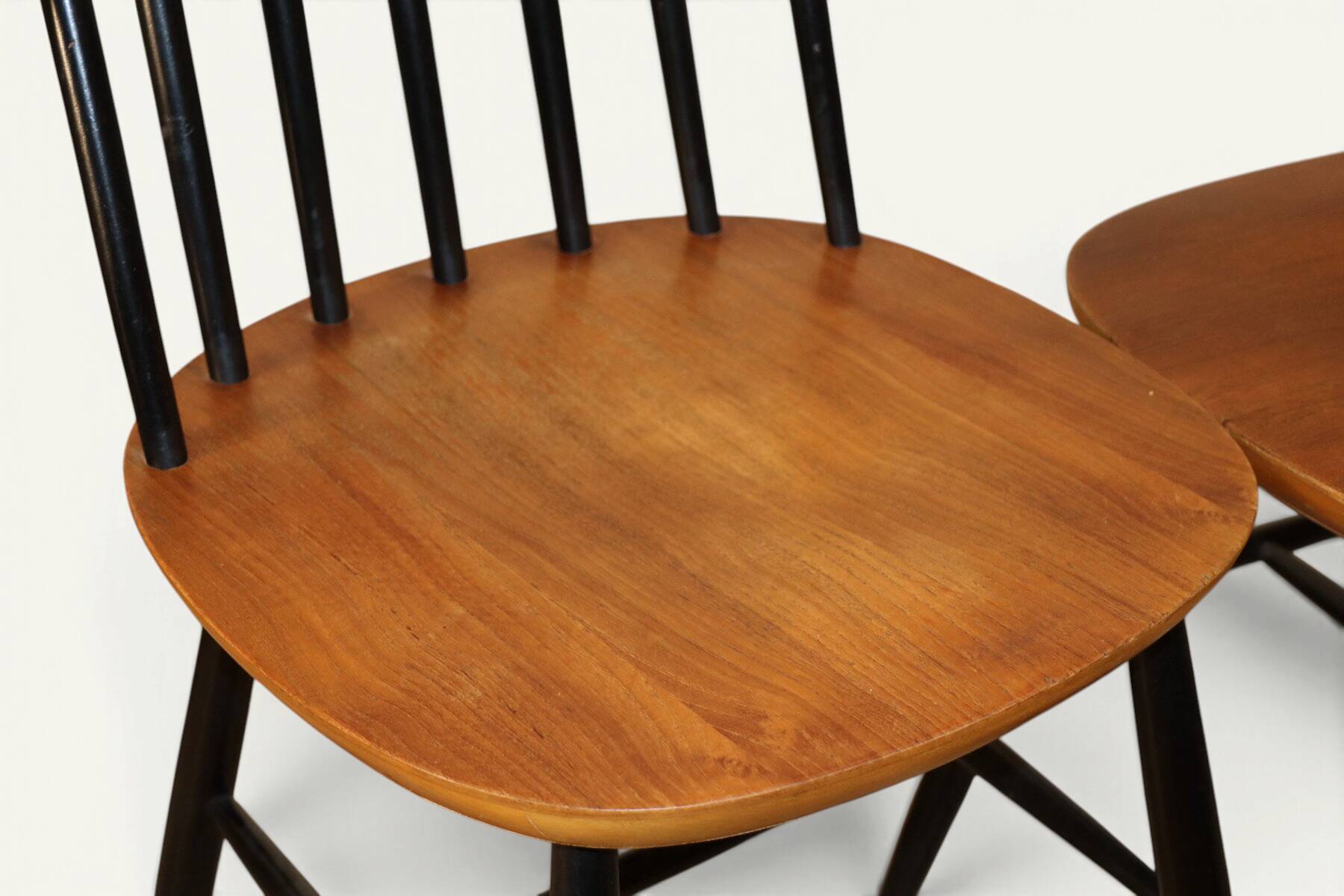 Set of 4 vintage wooden chairs, 1960s