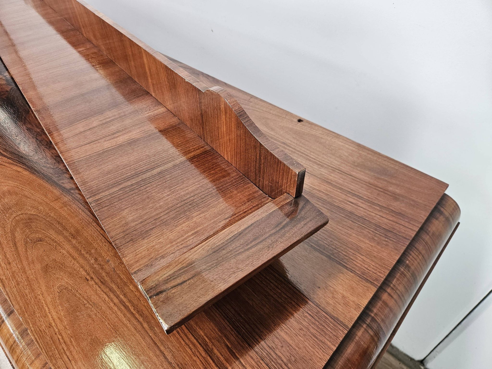 French Art Decò sideboard in walnut, 1940