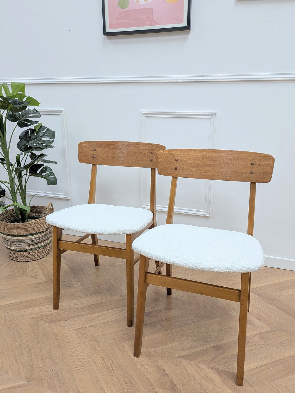 Set of 2 vintage chairs