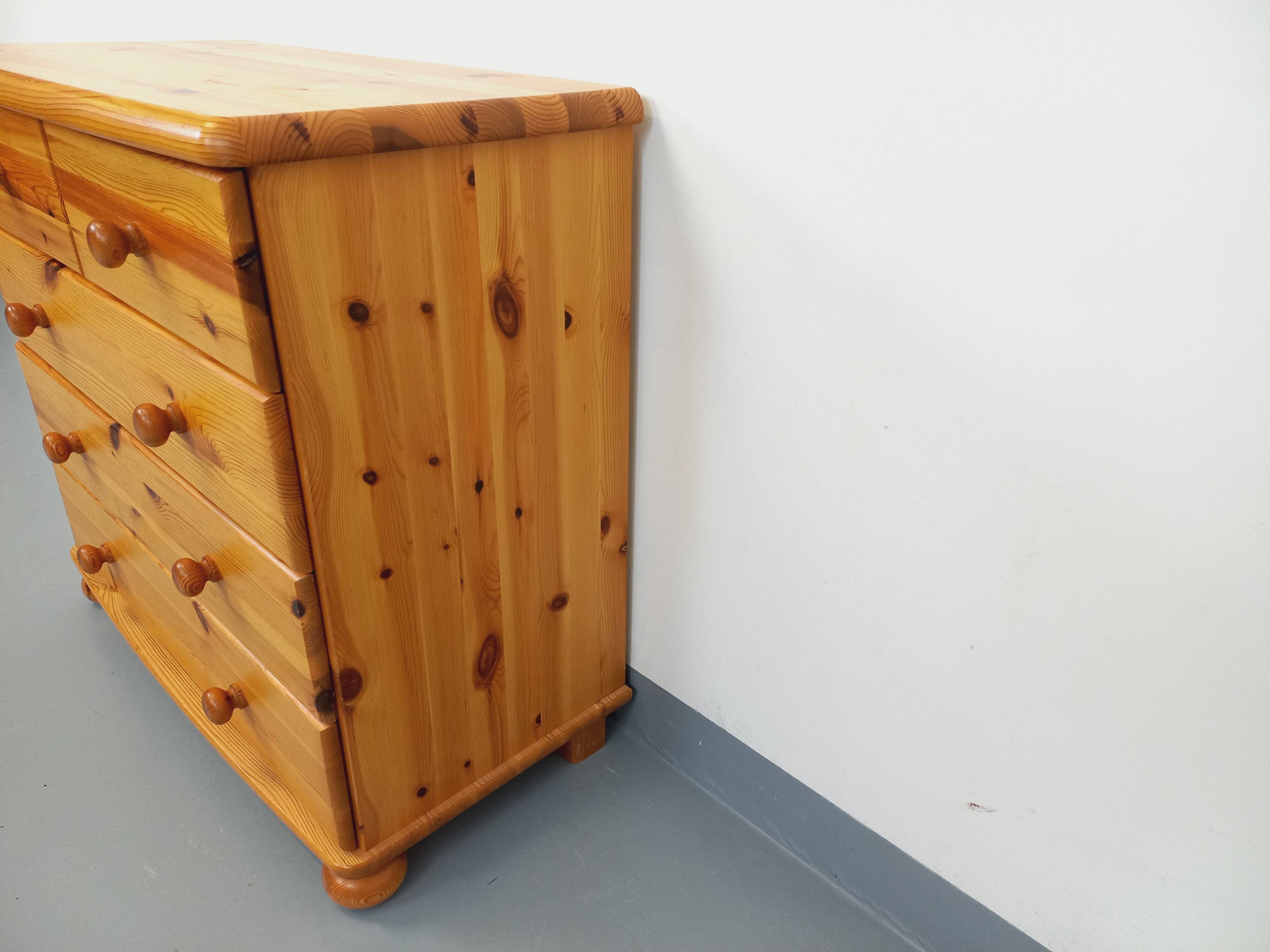 Vintage pine chest of drawers from the 70s