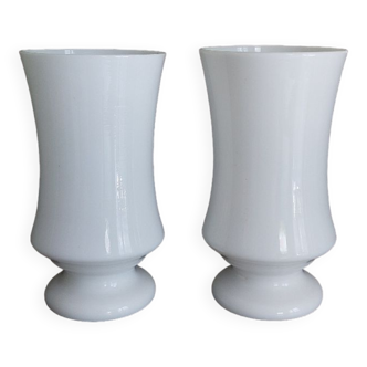 Set of 2 white opaline vases