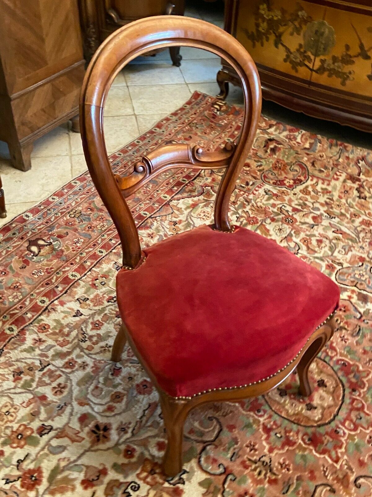 Solid walnut heater chair nineteenth century Louis-Philippe in red velvet