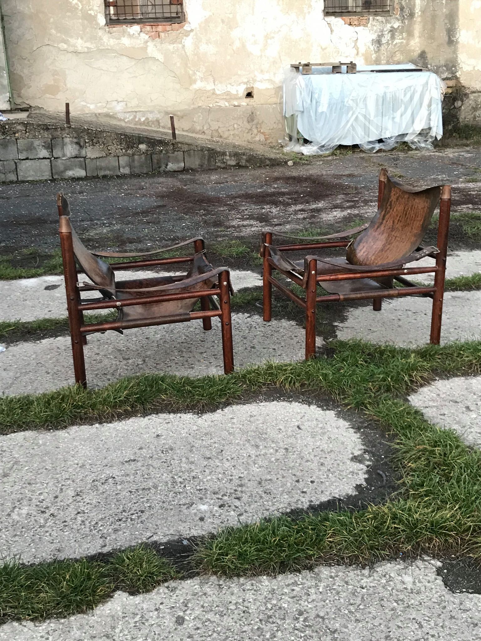 Fauteuils Safari en cuir années 1960