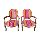 Paire de fauteuils louis philippe medaillon en noyer du xix ème siecle