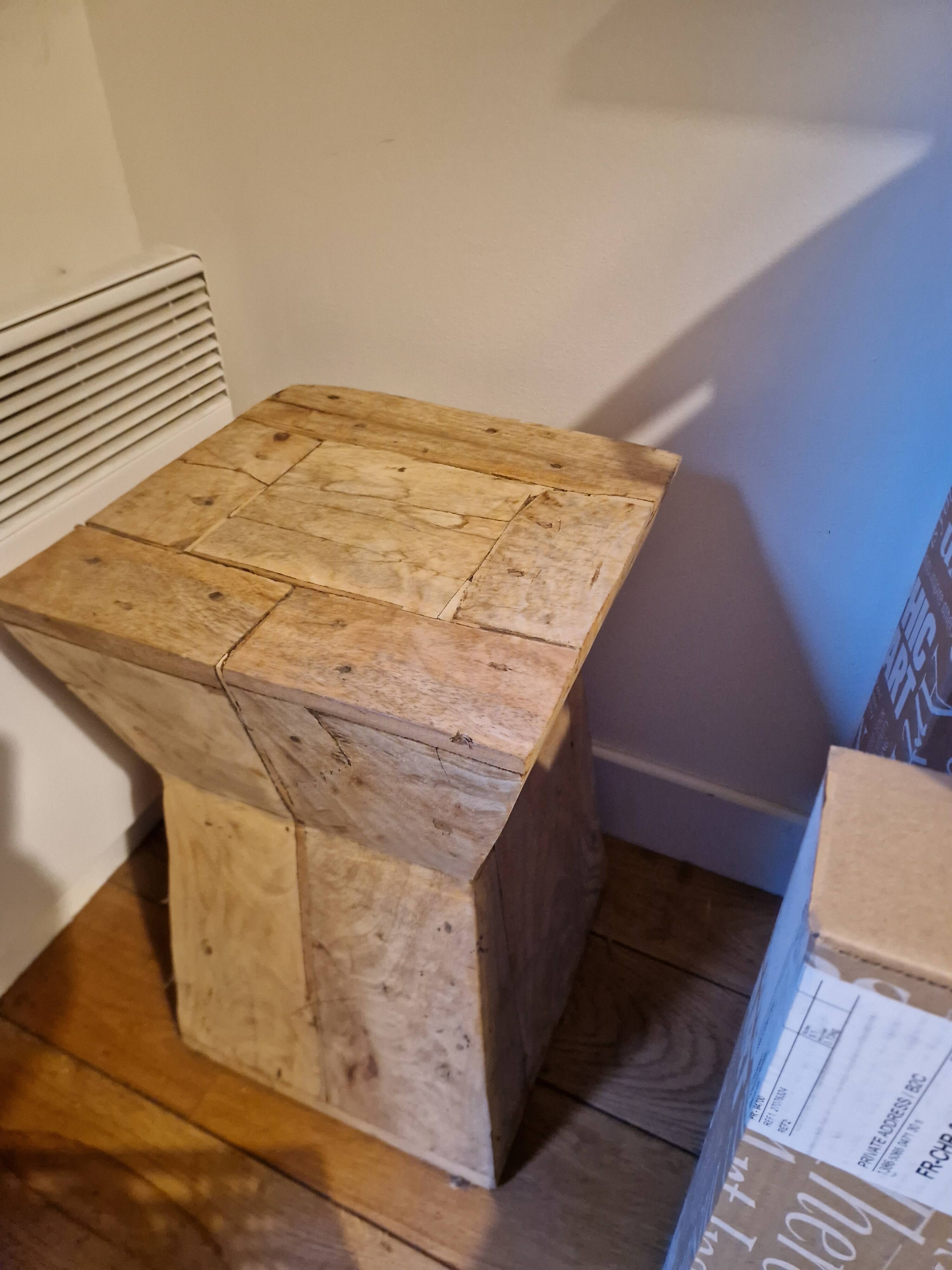 Tabouret en bois massif