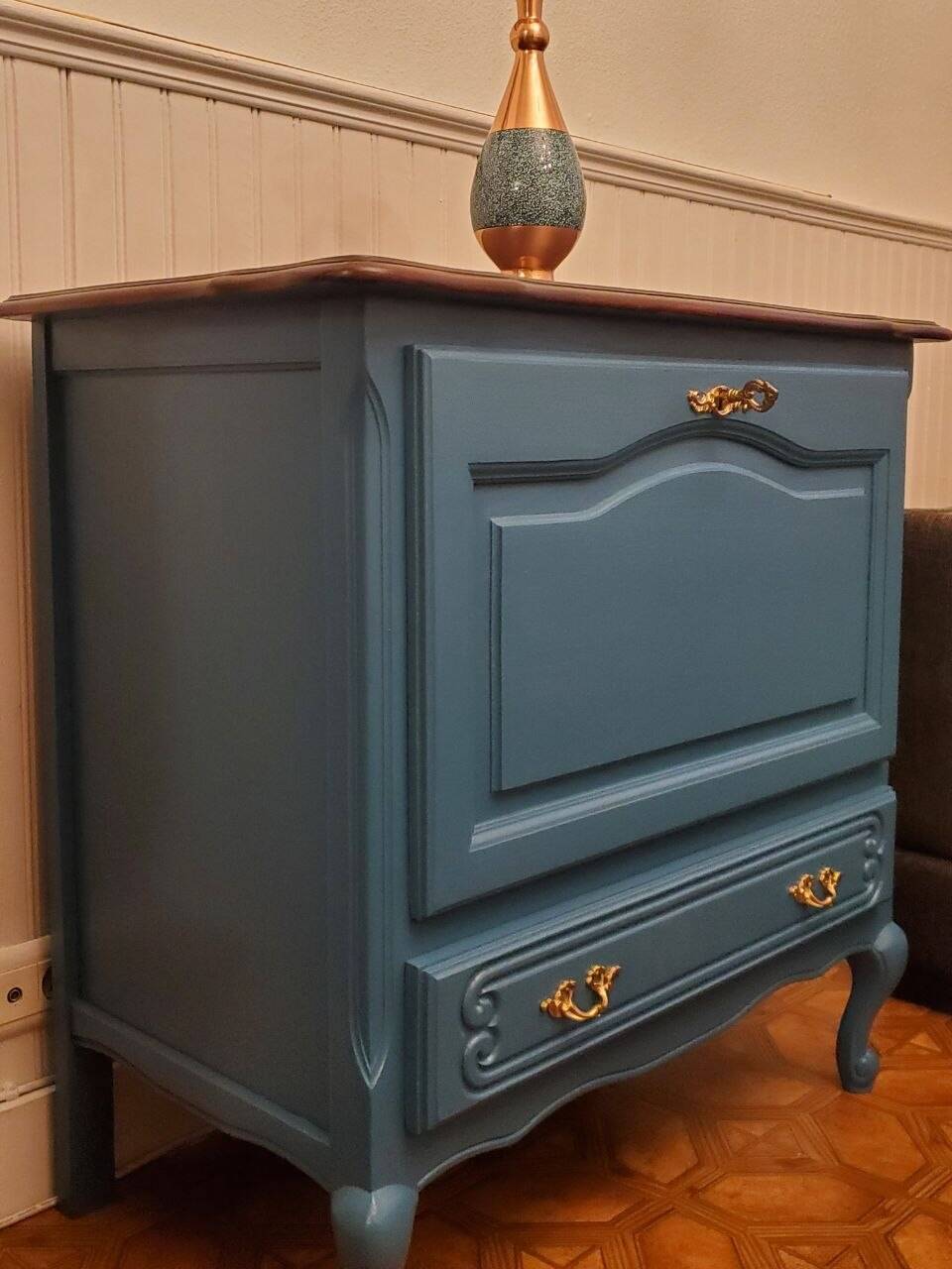 French vintage chest of drawers