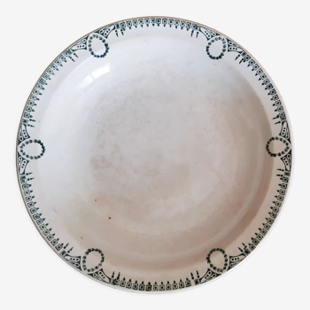 Hollow round faience dish Saint Amand