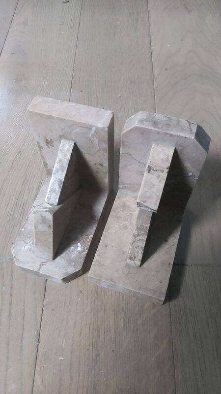 Art Deco marble bookends in café au lait from the 1930s