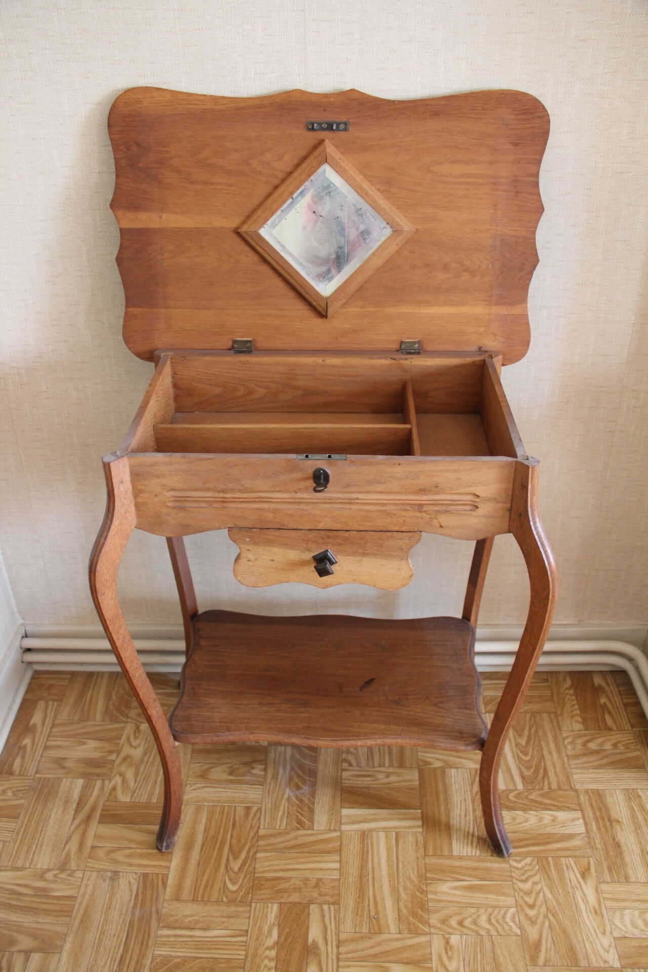 Table d'appoint avec rangement en chêne