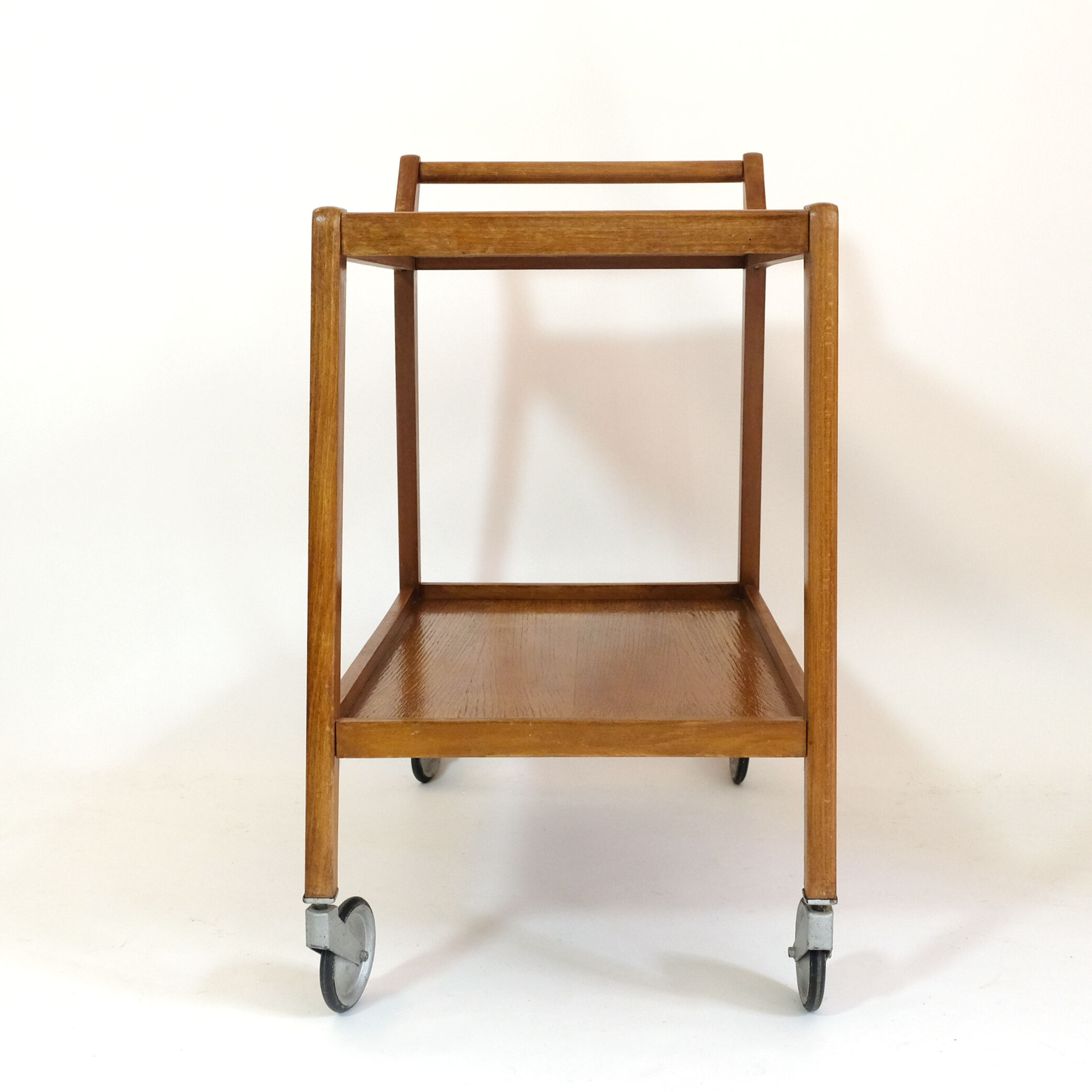 Light wood service from the 50s.