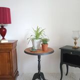 Tripod pedestal table