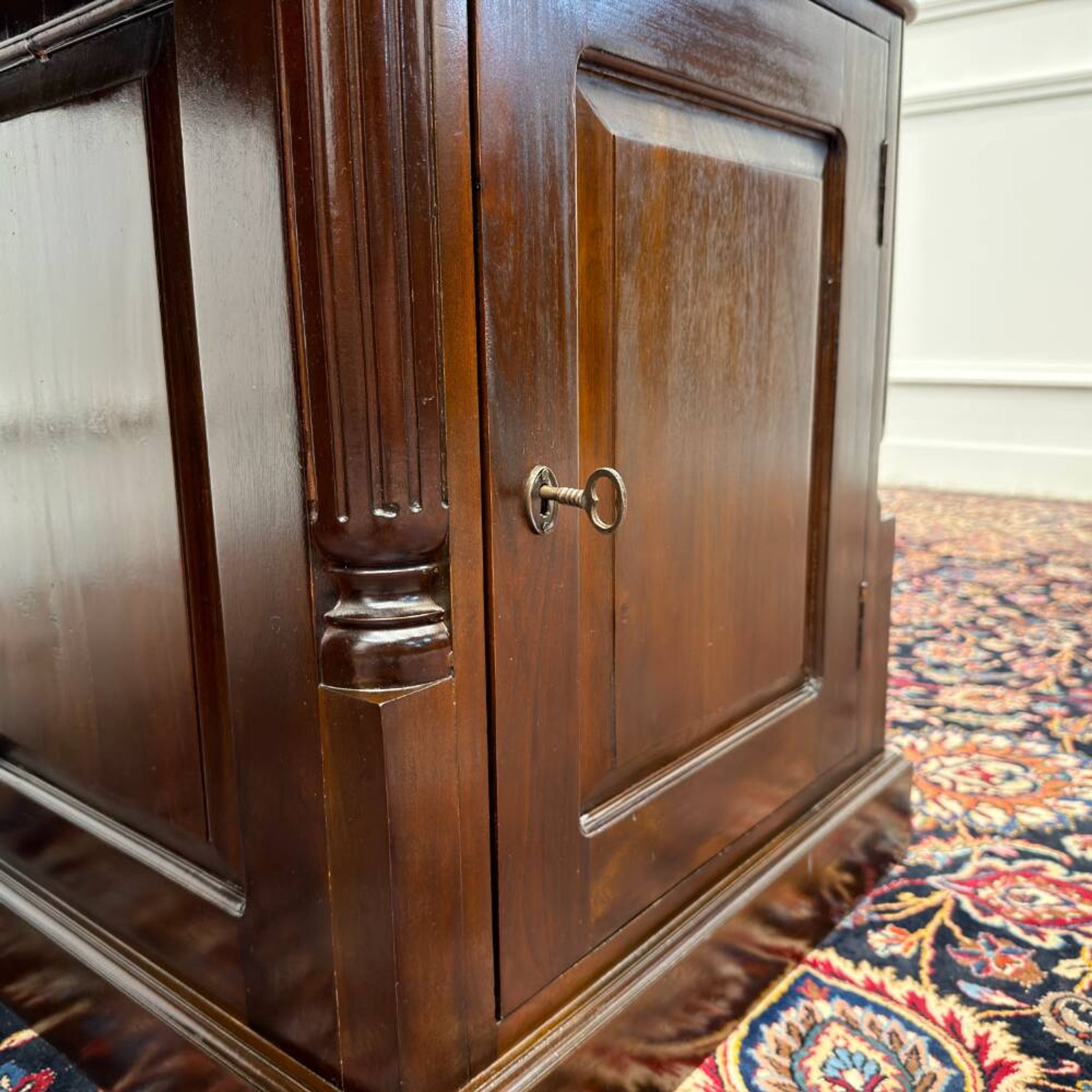 Ensemble de bureau anglais classique avec chaises de bureau