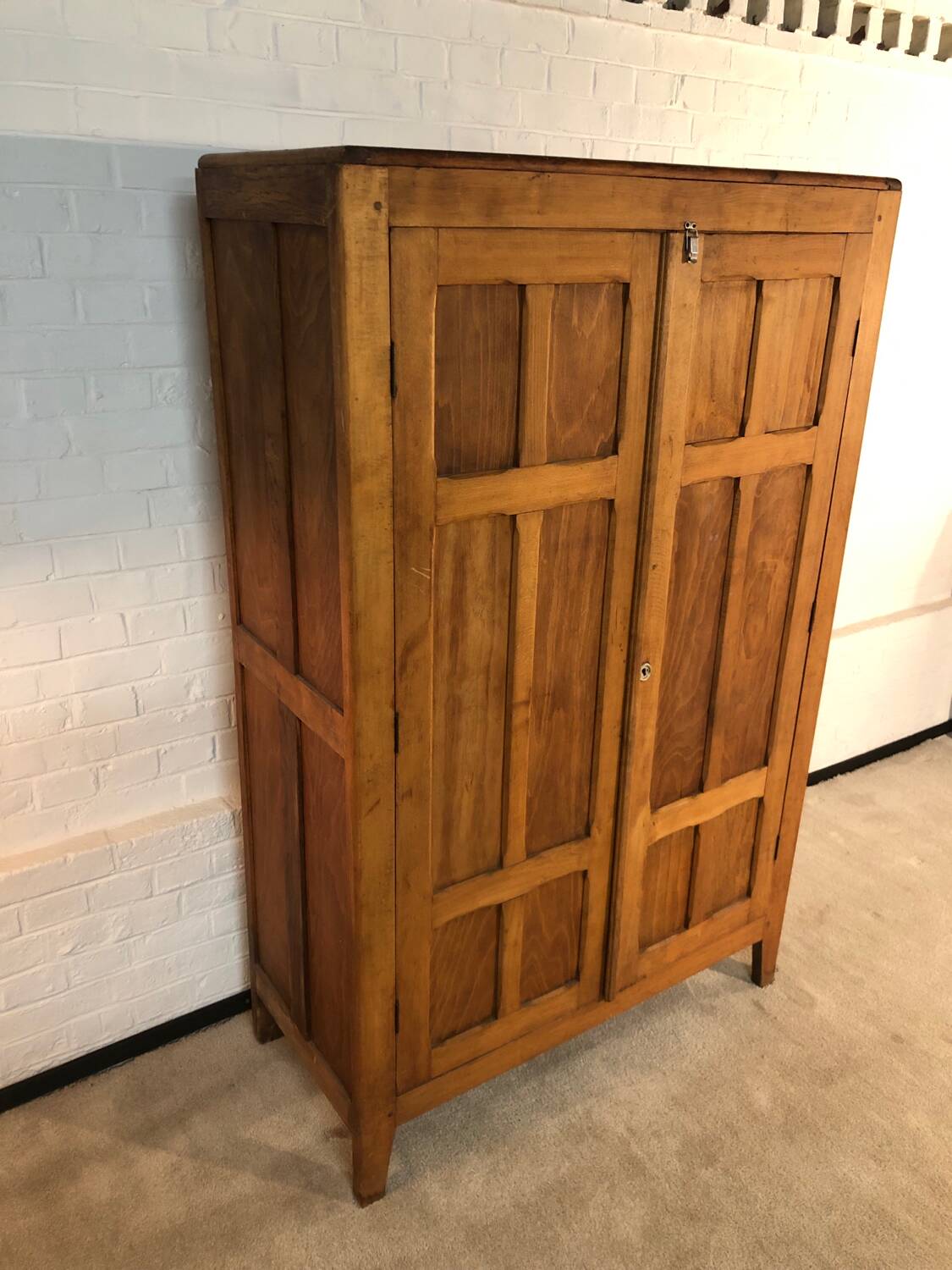 Armoire parisienne en bois des années 60