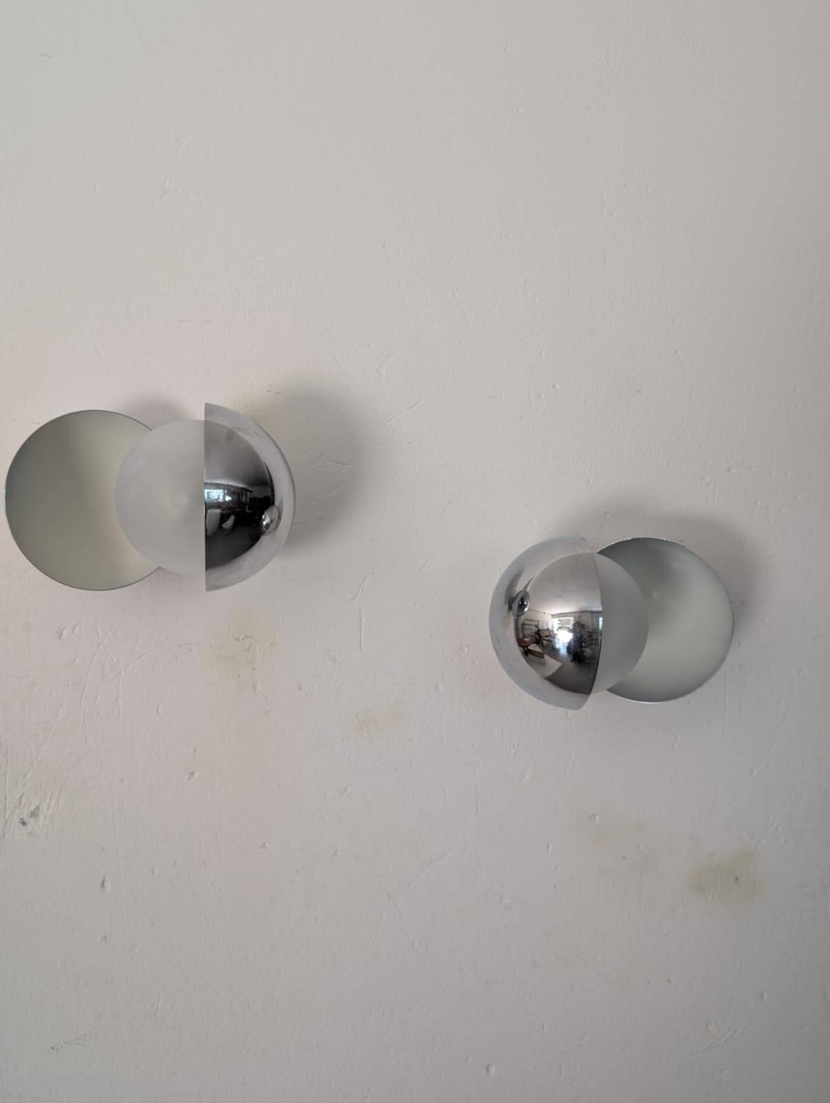 Fontana Arte's Diaframma Sconce, 60s