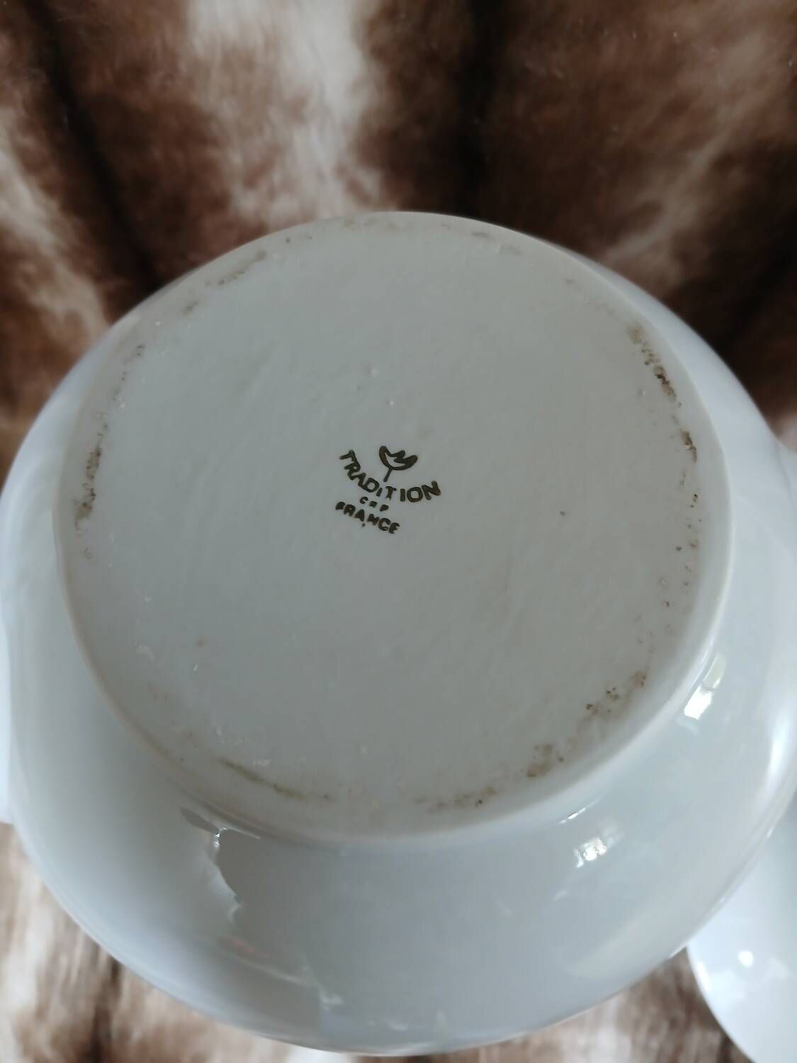 White ceramic coffee pot