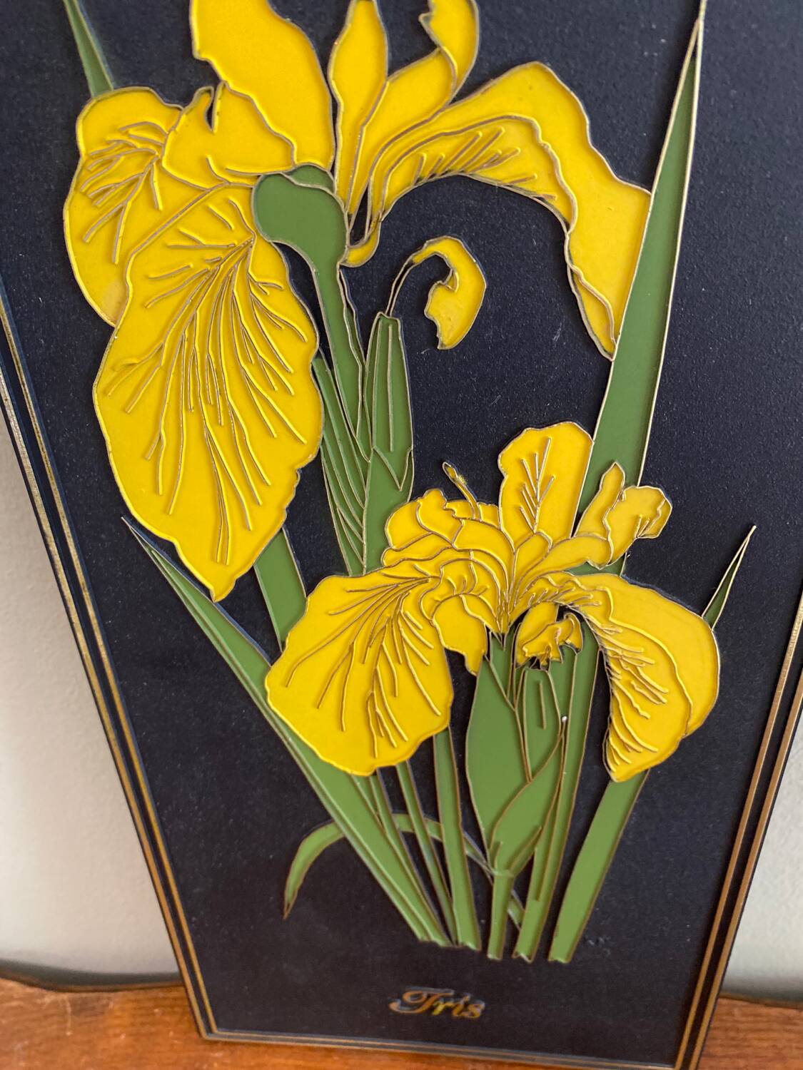 4 vintage flower plates