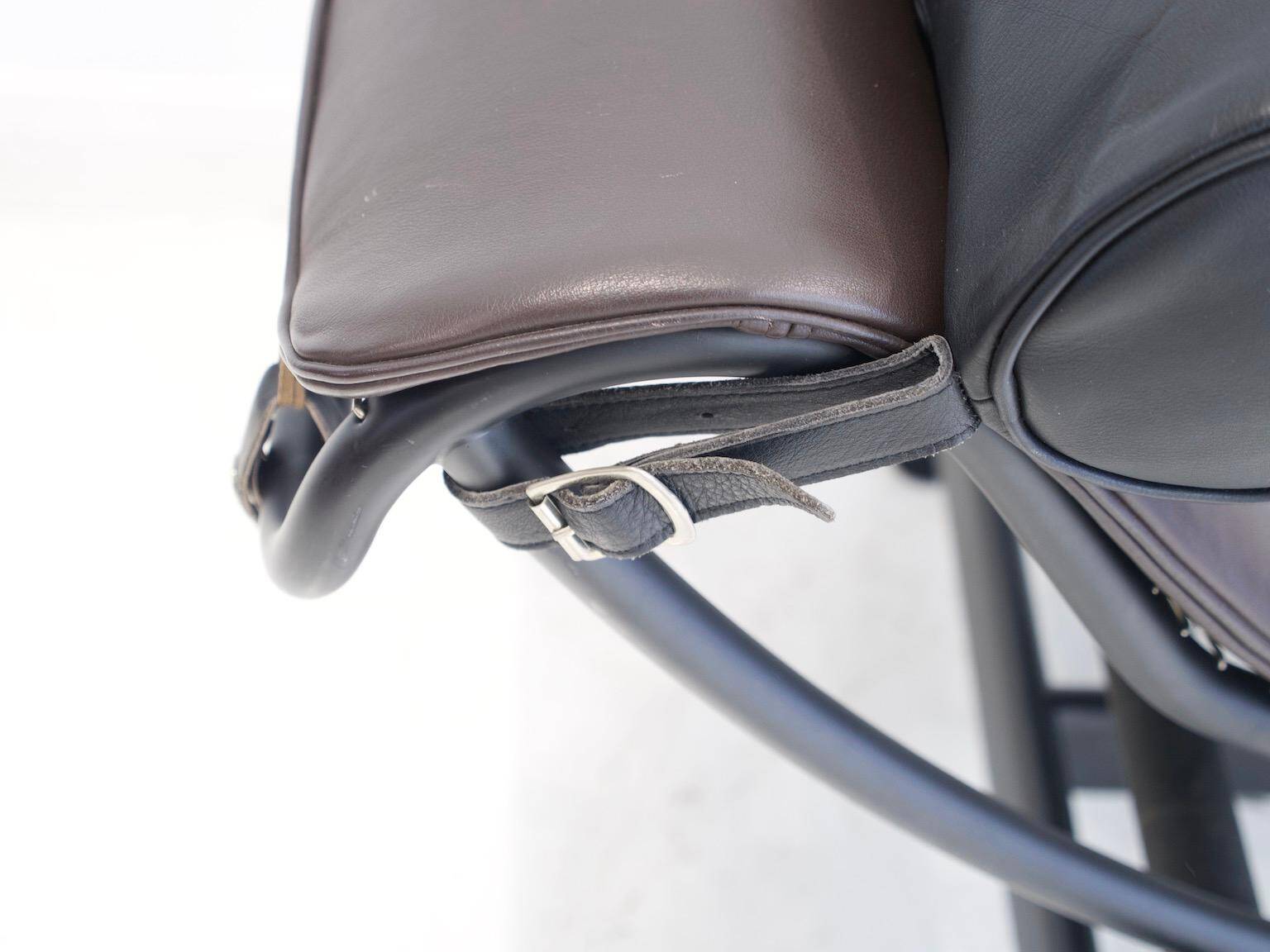 Chaise longue LC4 de Cassina par Le Corbusier, Charlotte Perriand et Pierre Jeanneret.