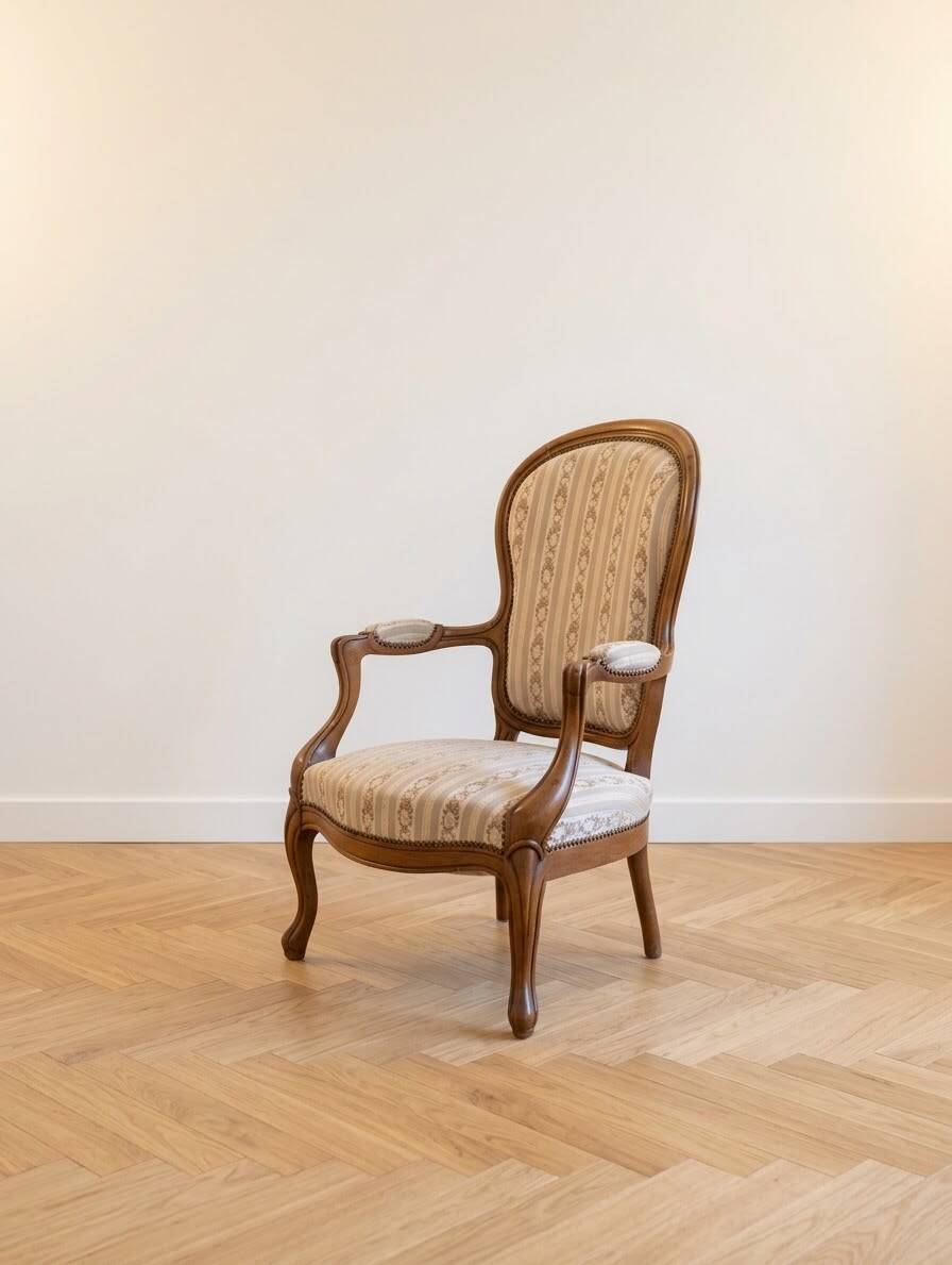 Louis XV cabriolet armchair in wood and beige fabric