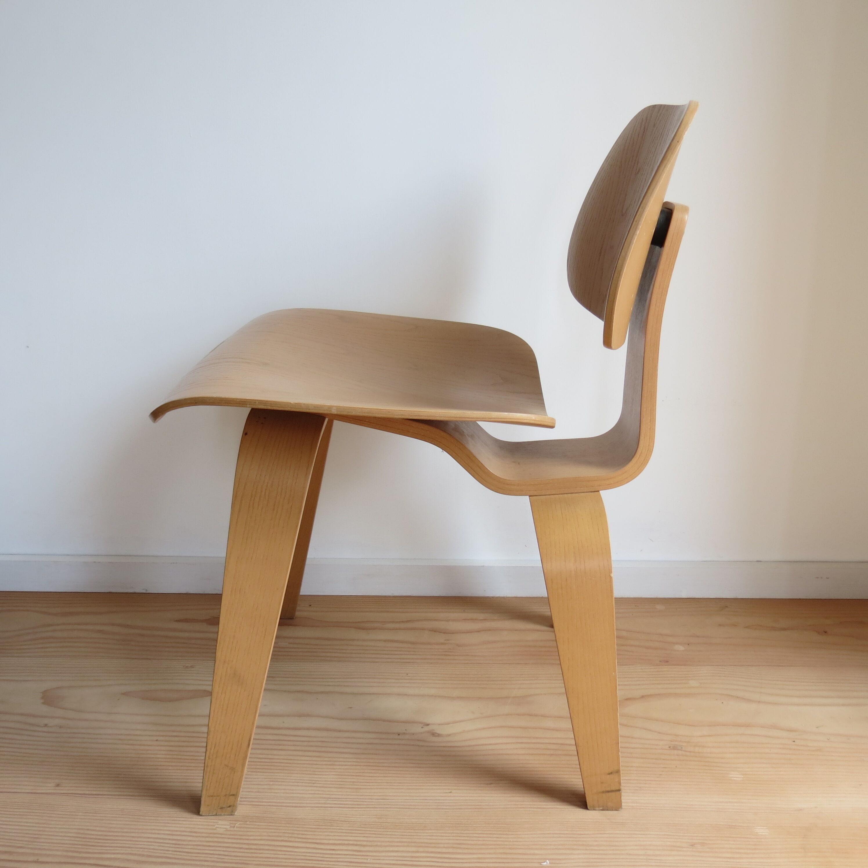 Set Of 4 Dcw Dining Chairs By Charles Eames For Vitra Plywood 1999