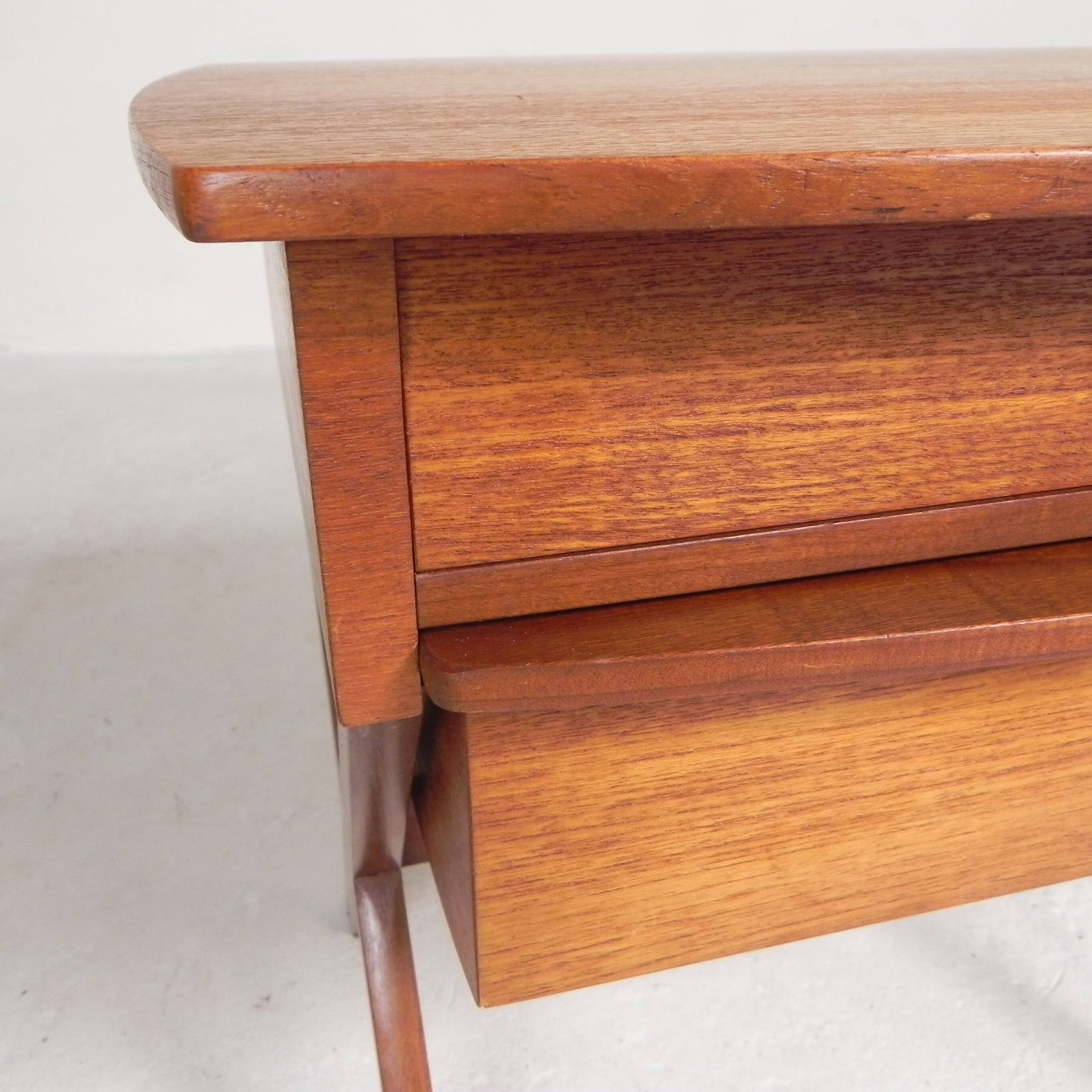 Small chest of drawers, sewing table with 2 drawers O.M.F. 1960s