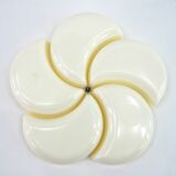 Plateau serviteur apéritif en plastique beige - compartiments en forme de fleur - vintage années 70