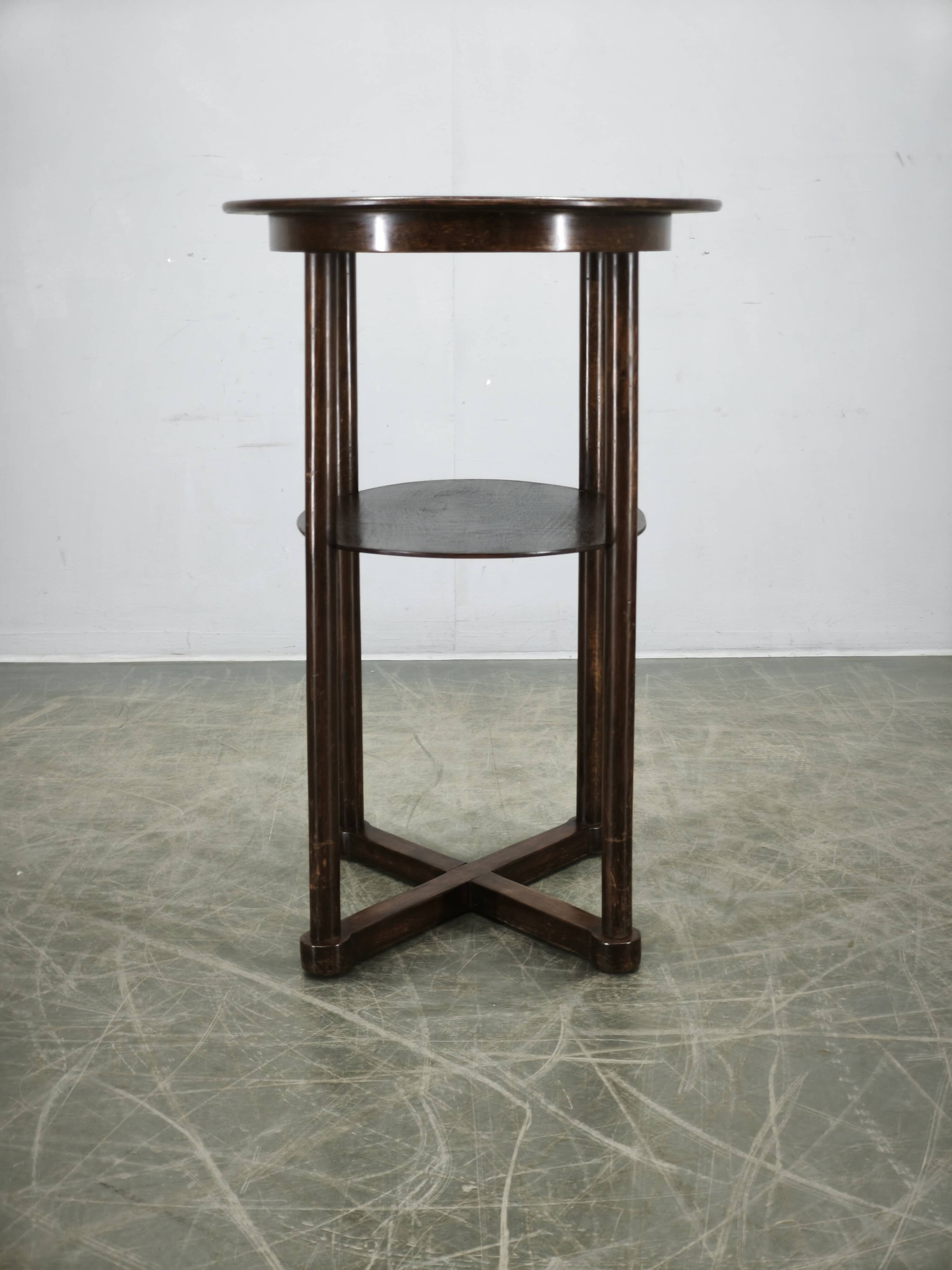 Table ovale de Josef Hoffmann, Sécession de Vienne, Kohn ou Thonet, vers 1900