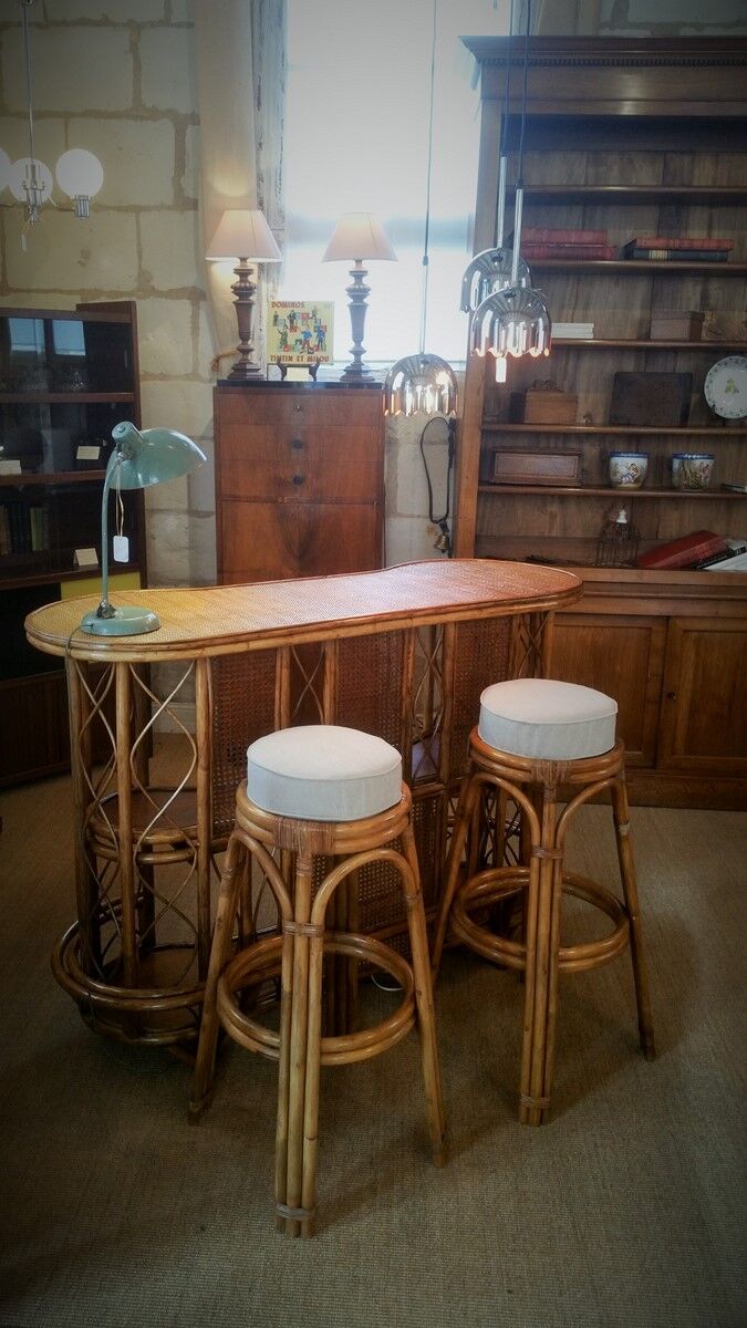 Rattan bar