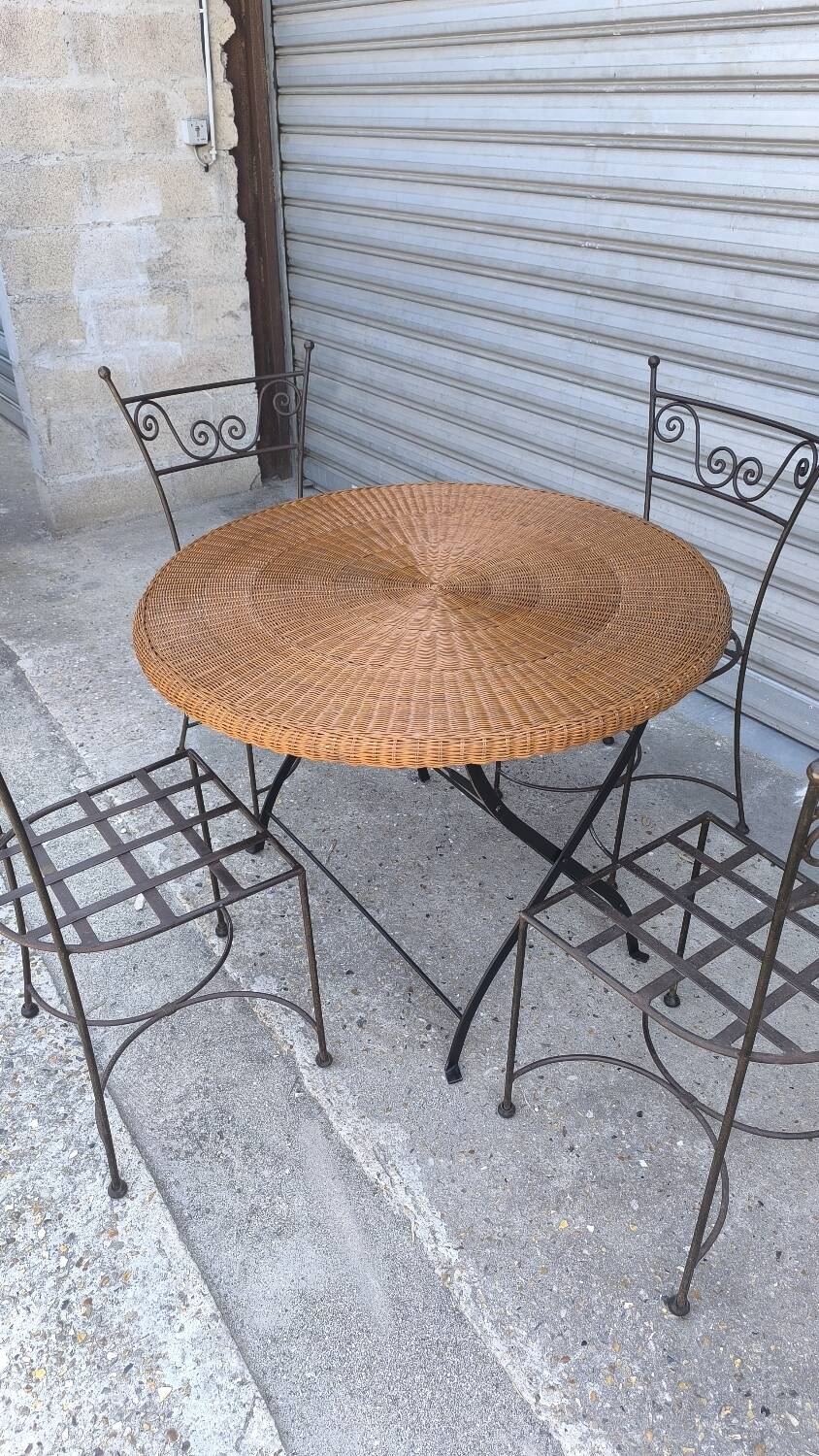 Salon de jardin en fer forgé et osier