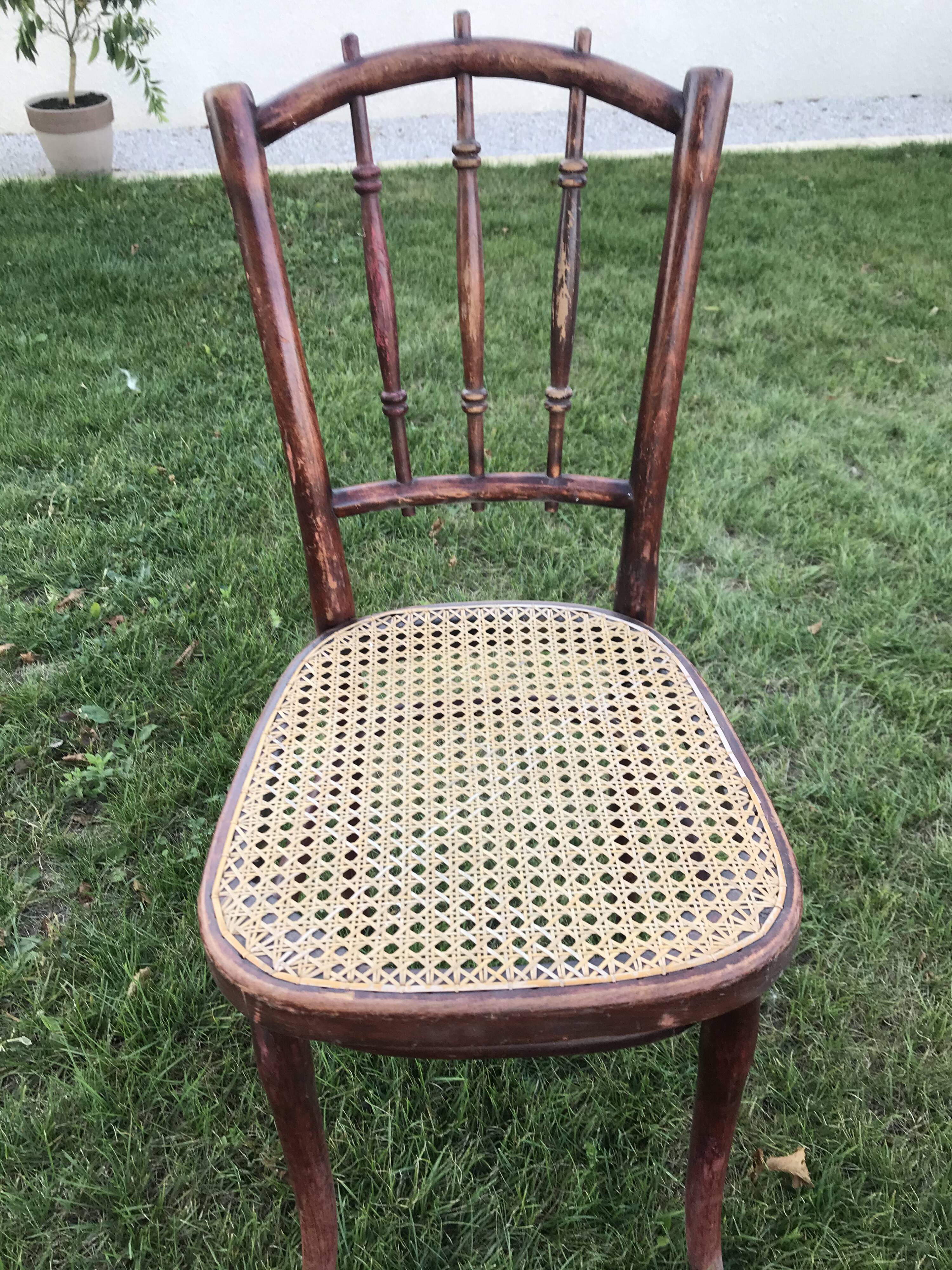 Suite of 6 Thonet bistro chairs