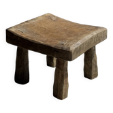 Tabouret d'appoint en teck massif carré assise courbée