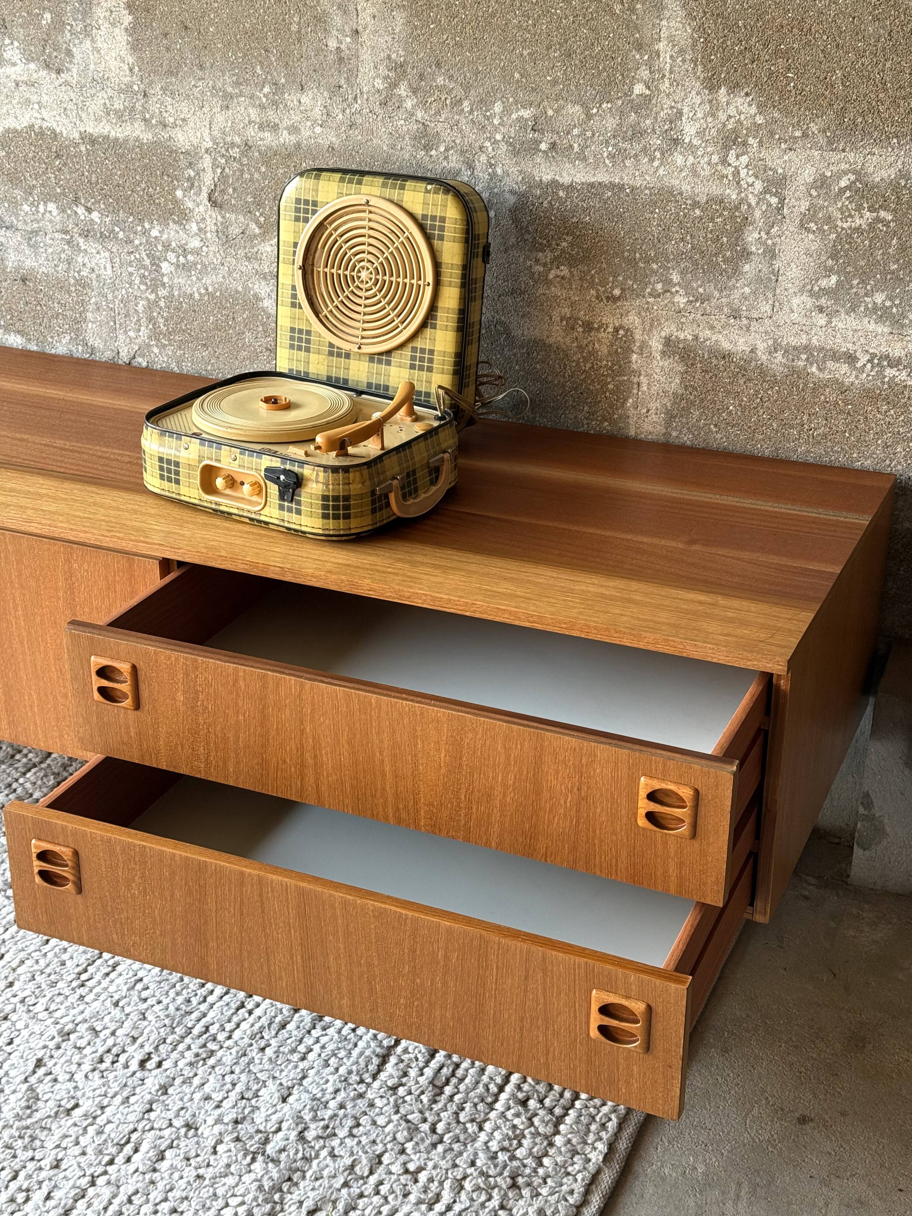 Scandinavian low sideboard in teak, 1970.