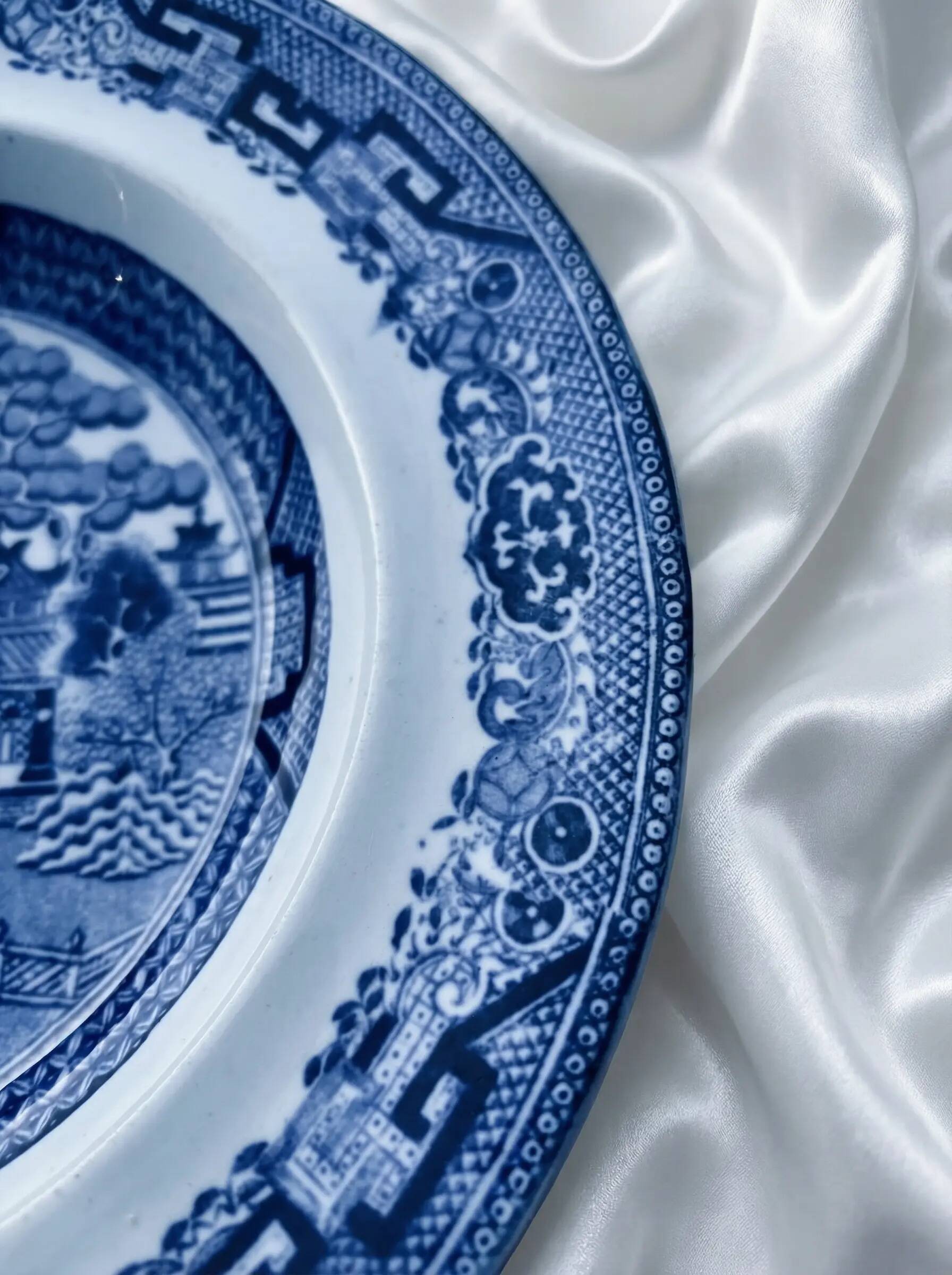 "Blue Willow" Indo-Chinese Plate - Ceramica Richard - 19th Century
