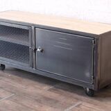 Custom-made industrial TV unit – Micheli Design