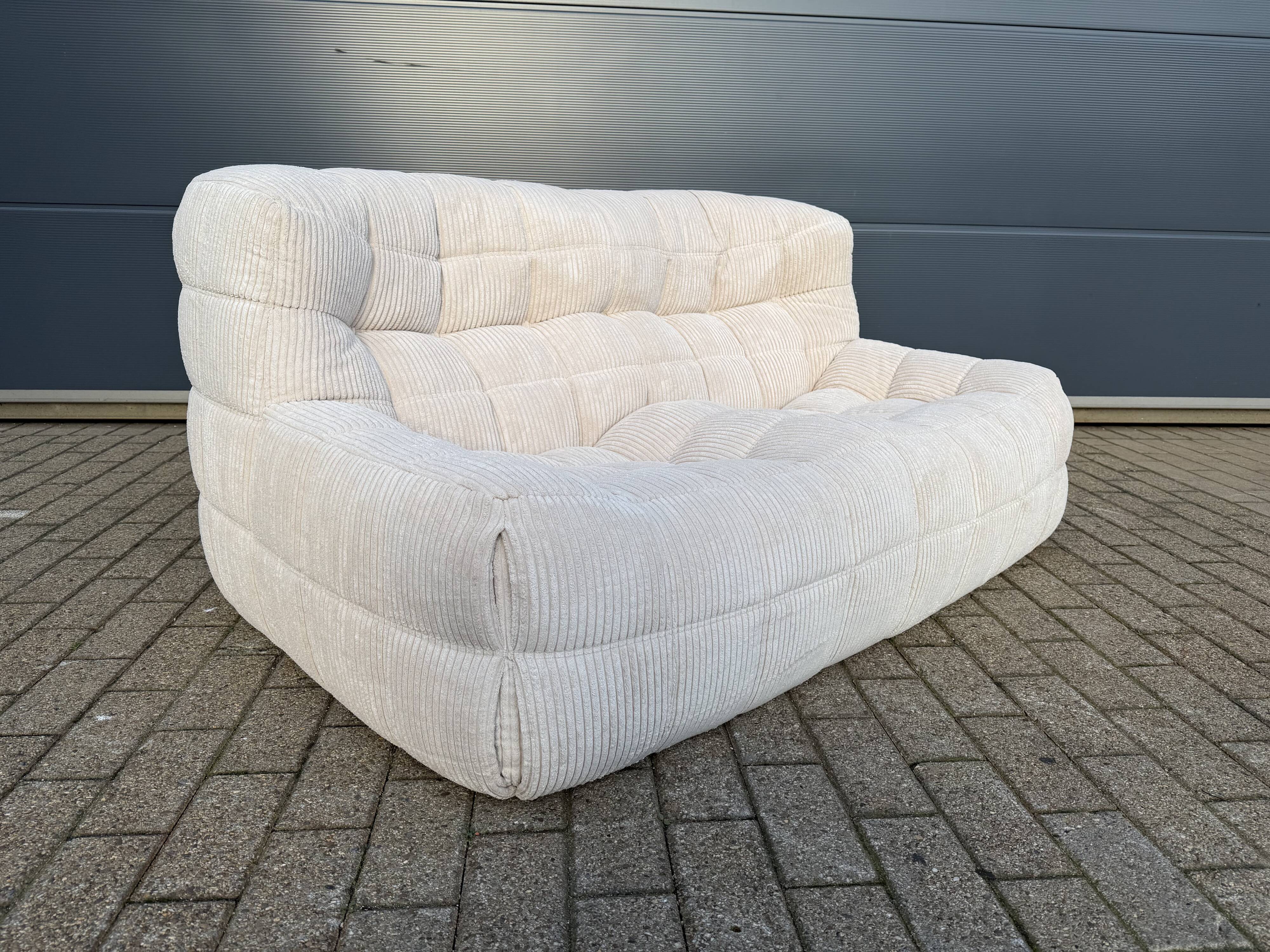 Ligne Roset Kashima 2-seater Beige Corduroy