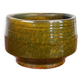 Danish studio pottery bowl from the mid-century by Karen Boel, 1960s.