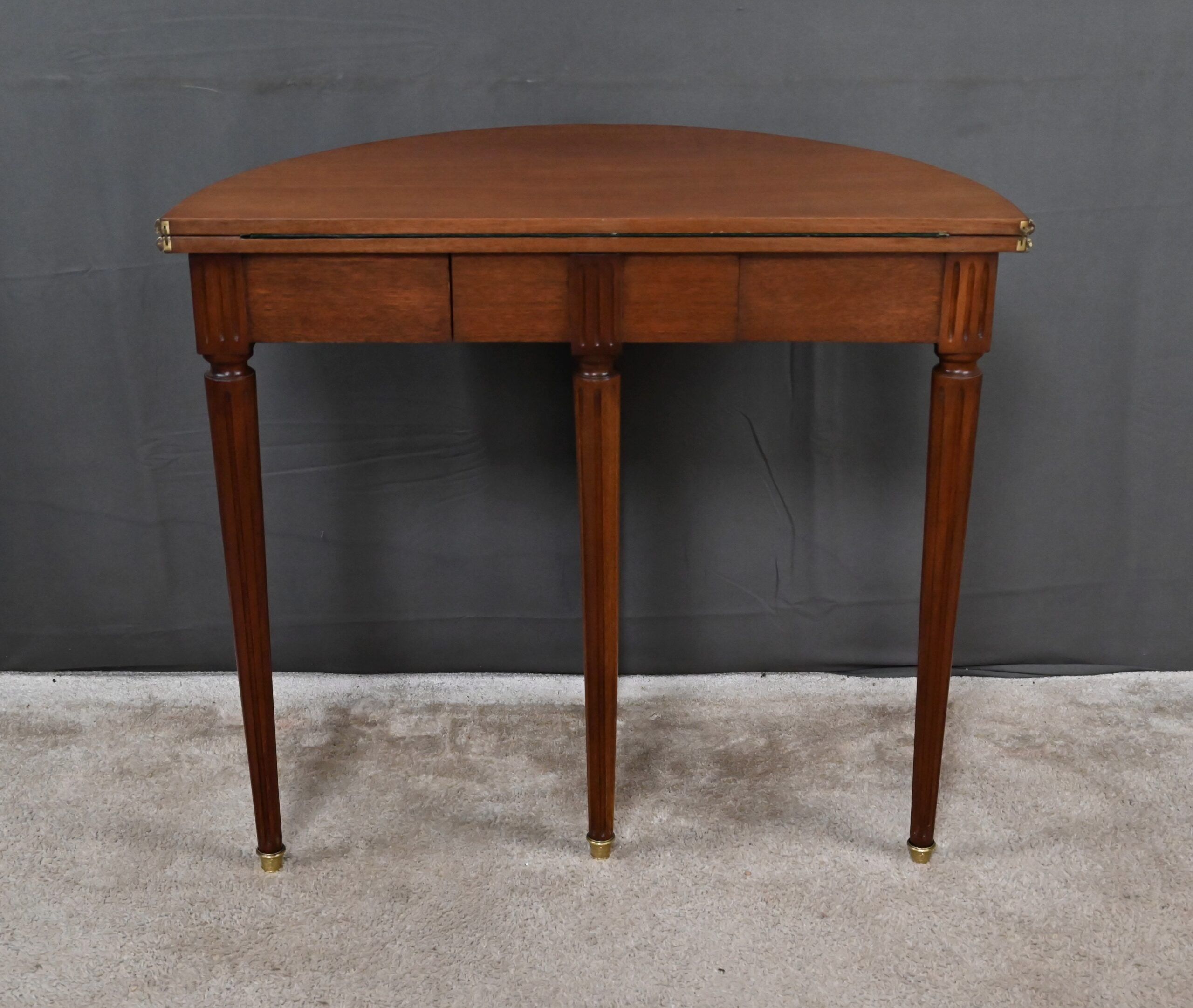 Table à jeux demi-lune en acajou, style Louis XVI – début XXe